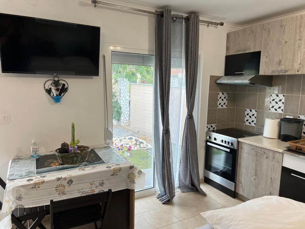 Sunshine Apartments Nea Nea Makri Esterno foto