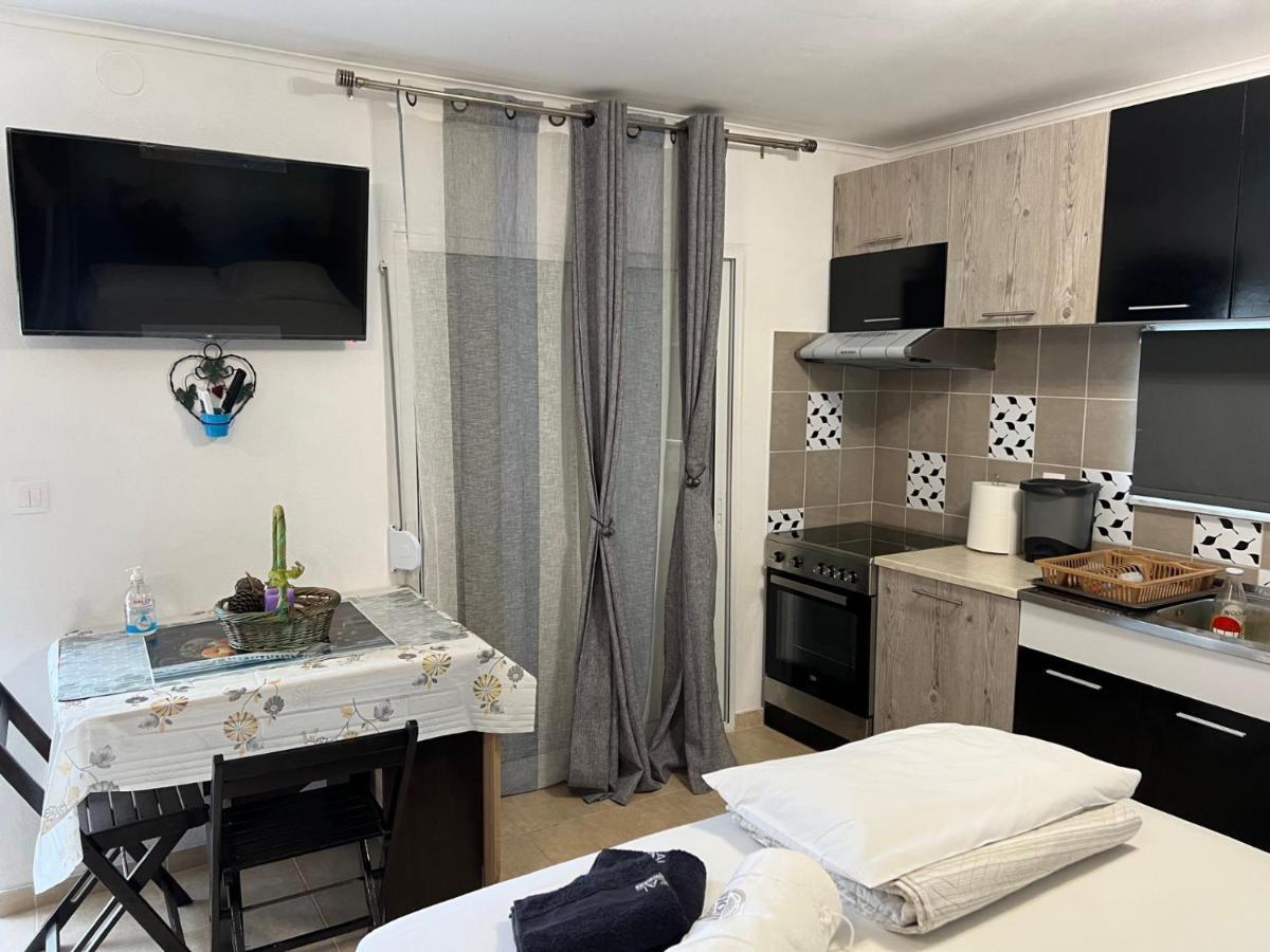 Sunshine Apartments Nea Nea Makri Esterno foto