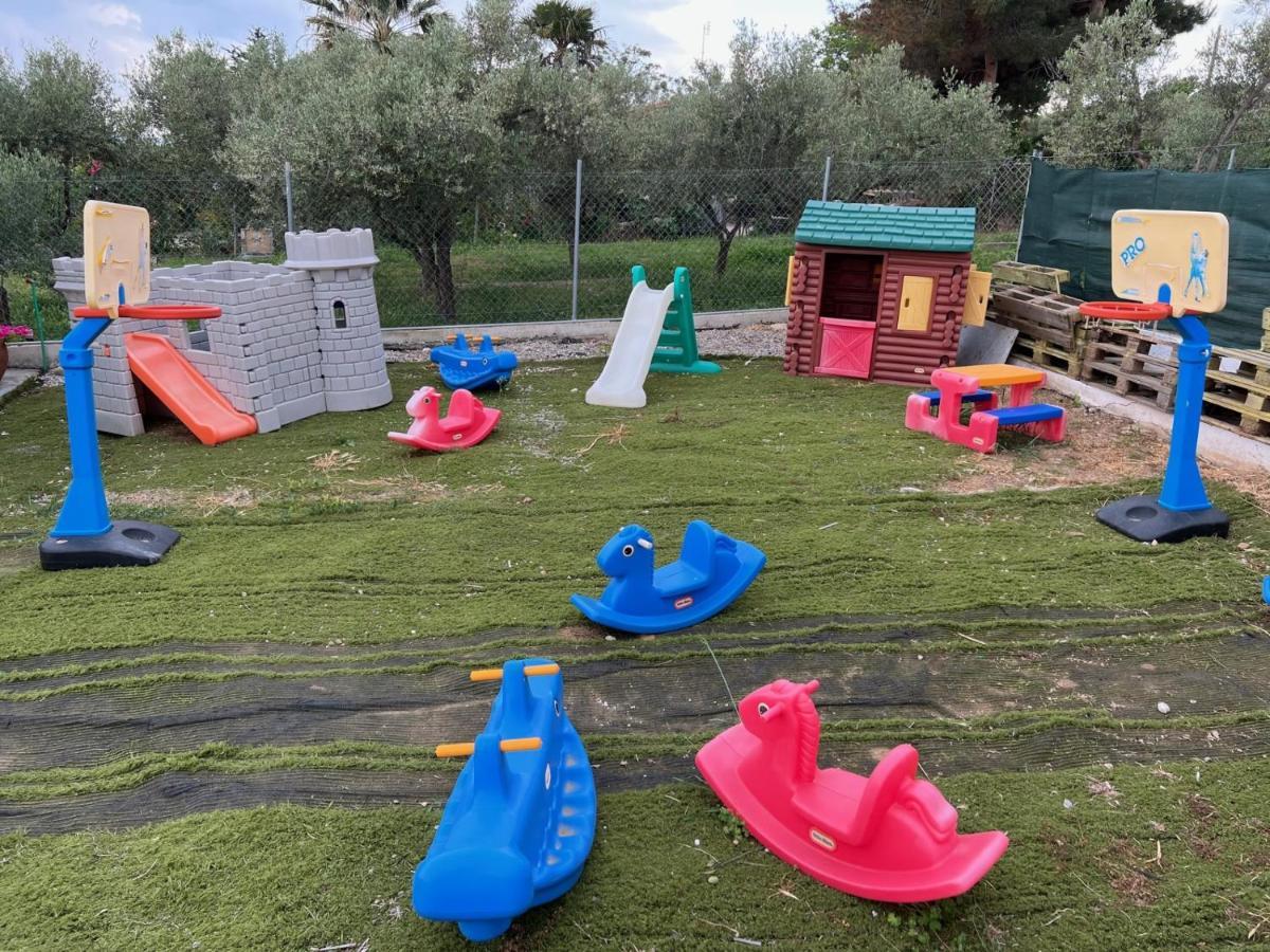 Sunshine Apartments Nea Nea Makri Esterno foto